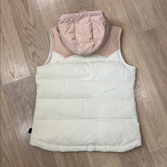 Patagonia Women's Bivy Hooded Don Vest in the Oyster White & Pink Colorway Large - Picture 5 of 5